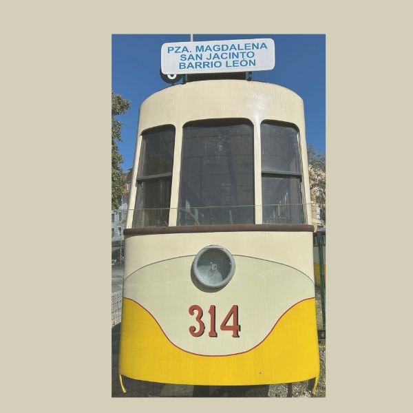 Frontal del tranvia 314 con el numero visible